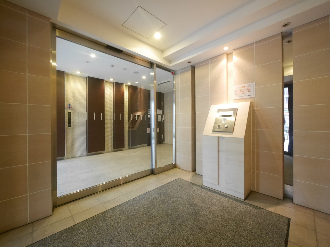 建物エントランス