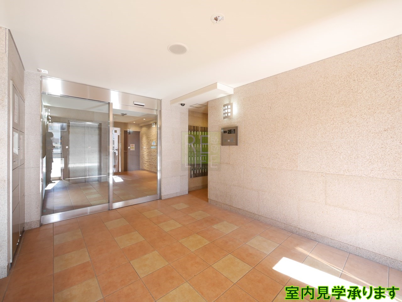 建物エントランス