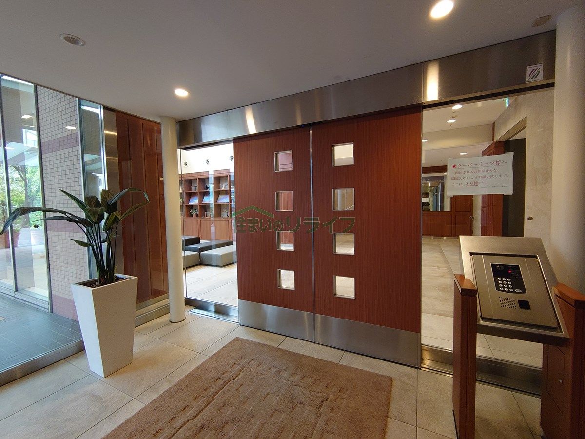 建物エントランス