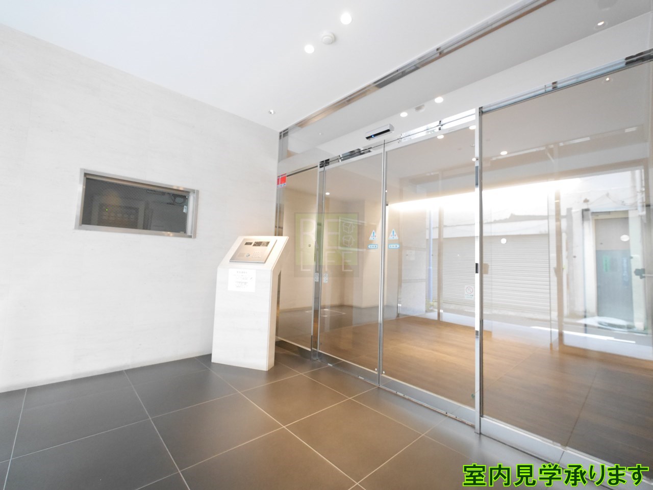 建物エントランス