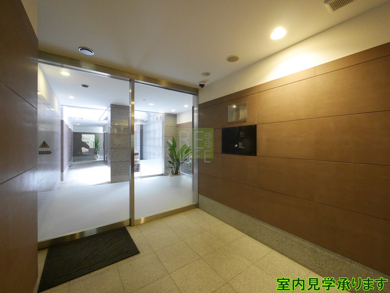 建物エントランス