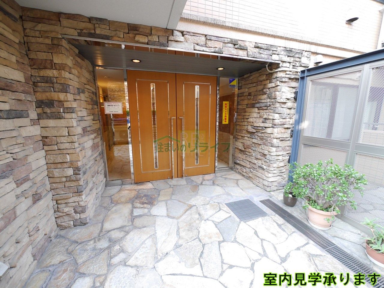 建物エントランス