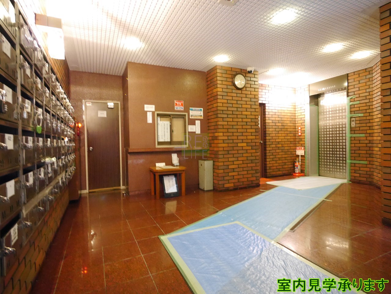 建物エントランス