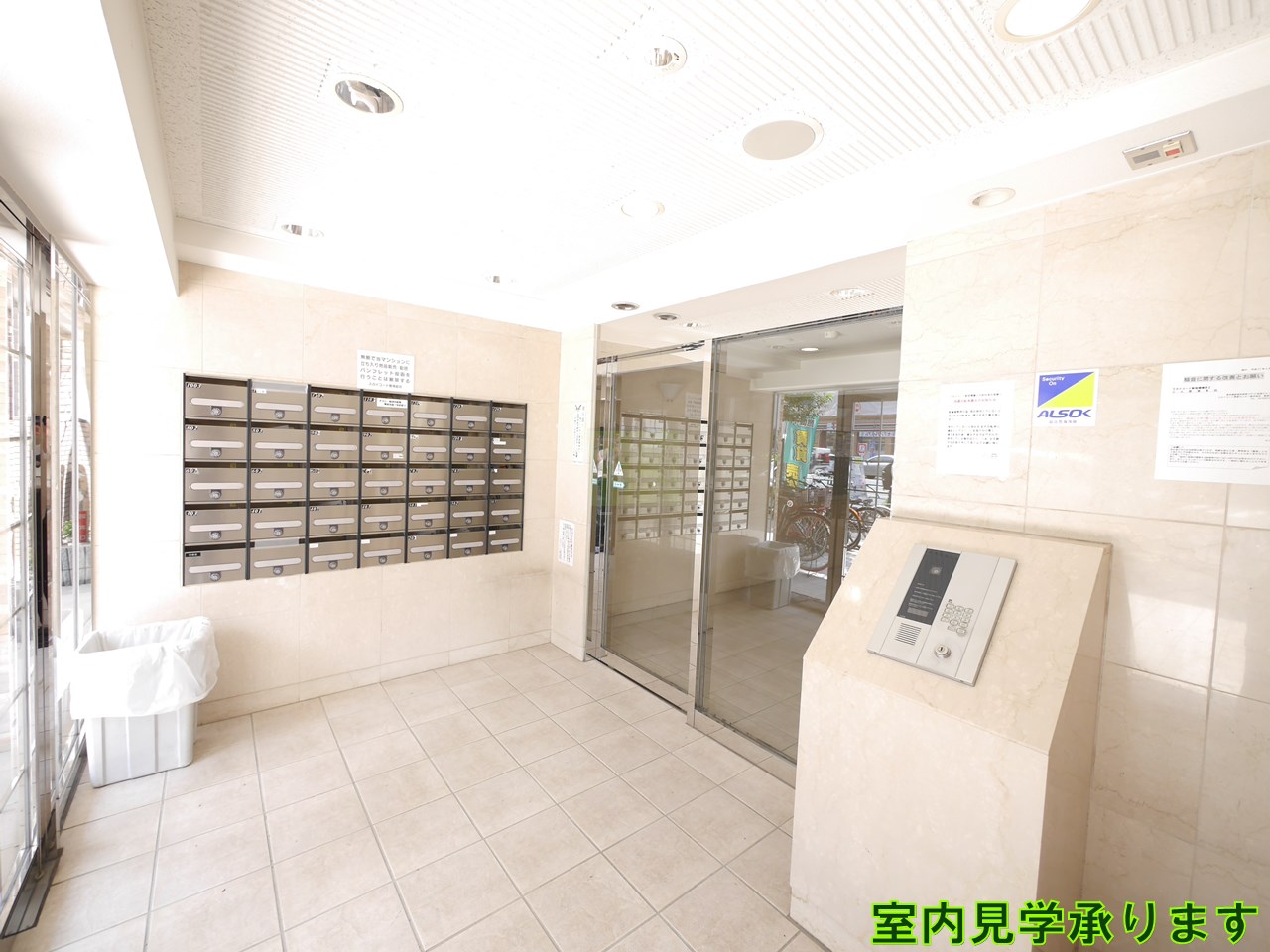 建物エントランス