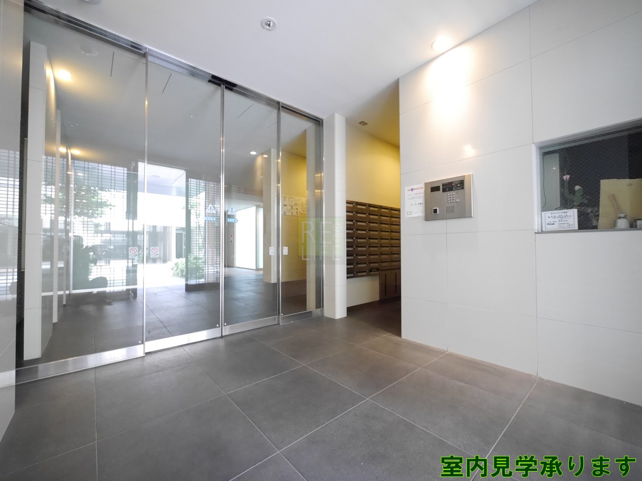 建物エントランス