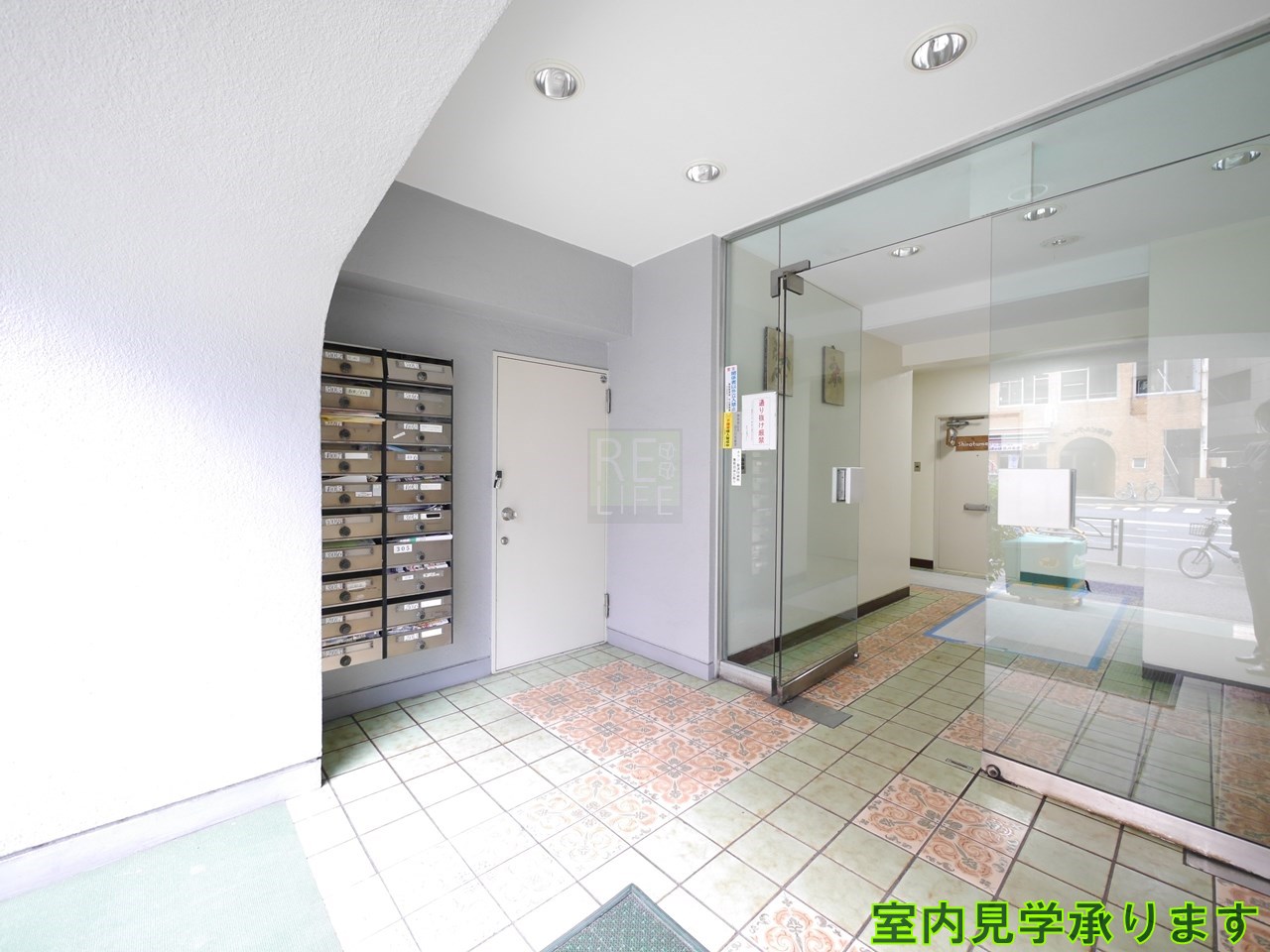 建物エントランス