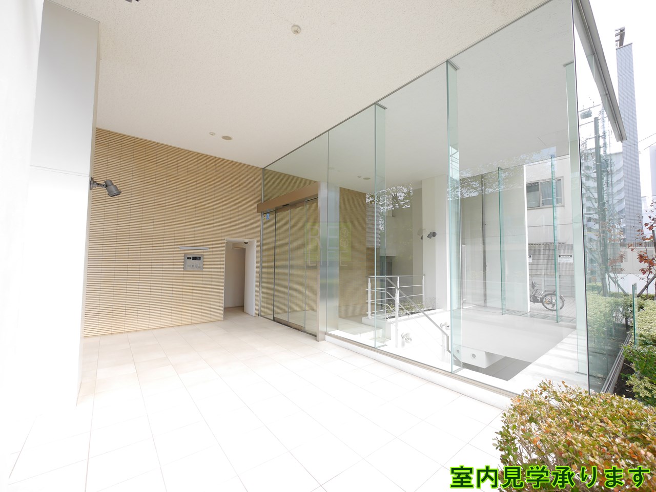 建物エントランス