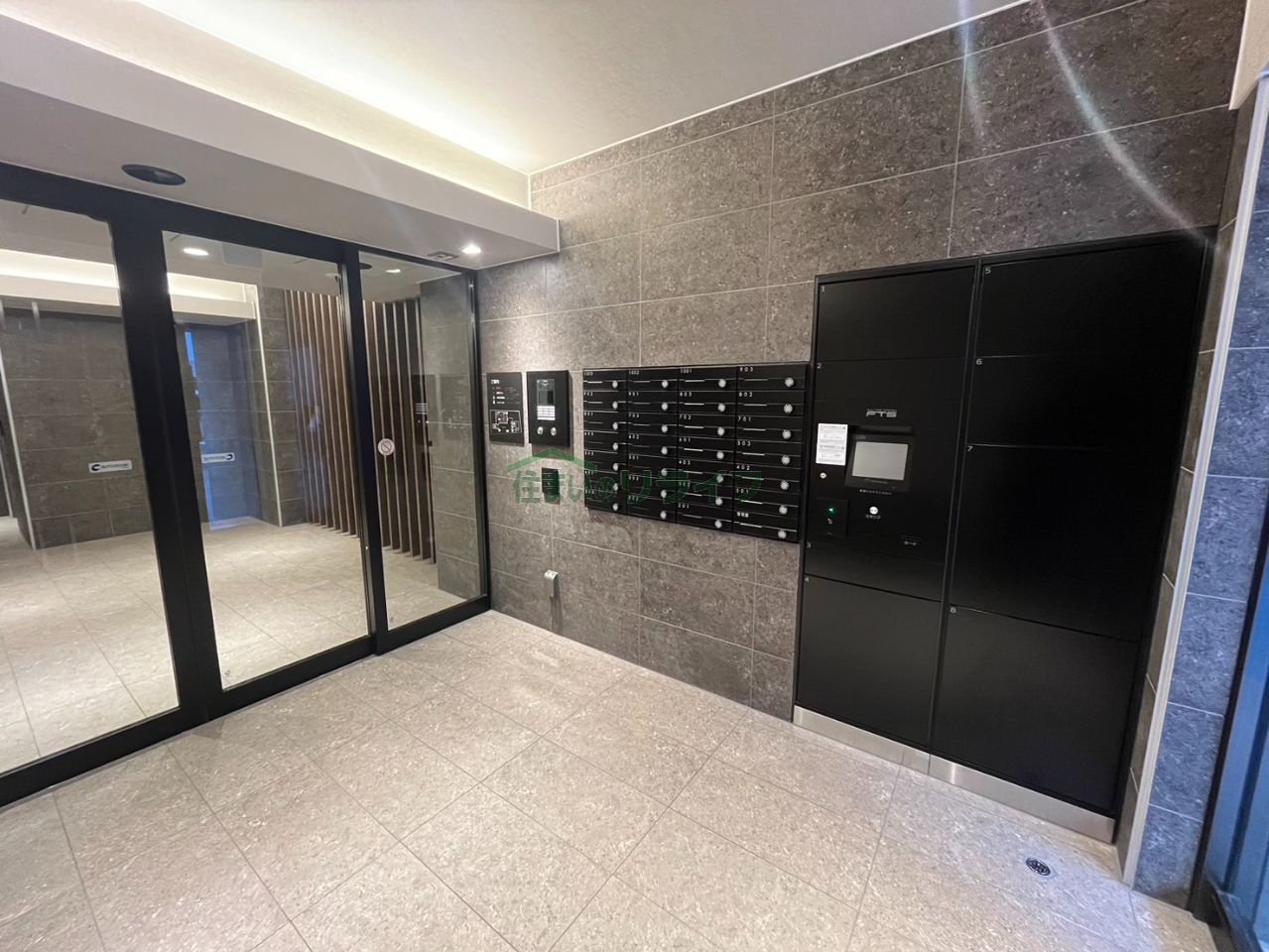 建物エントランス