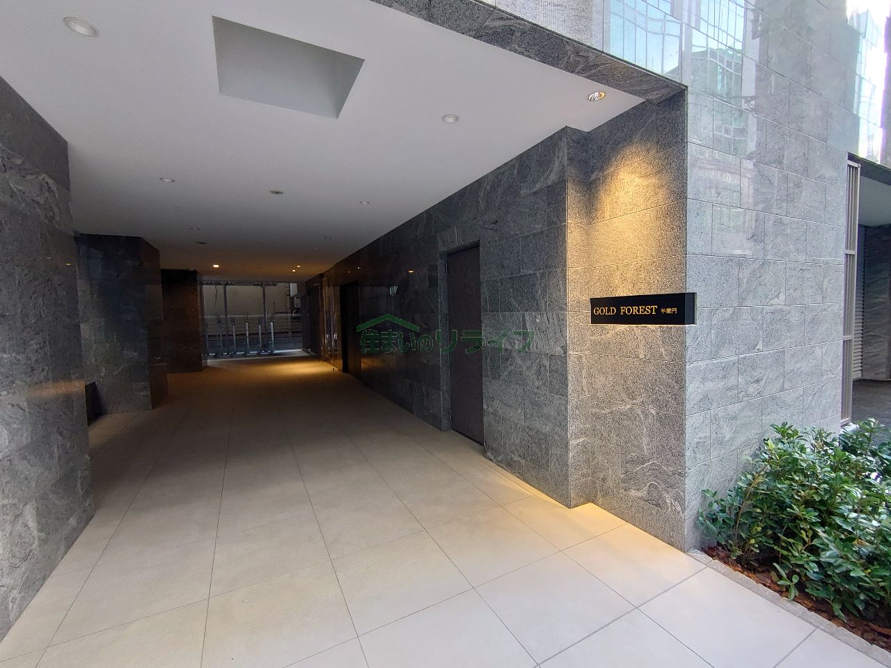 建物エントランス