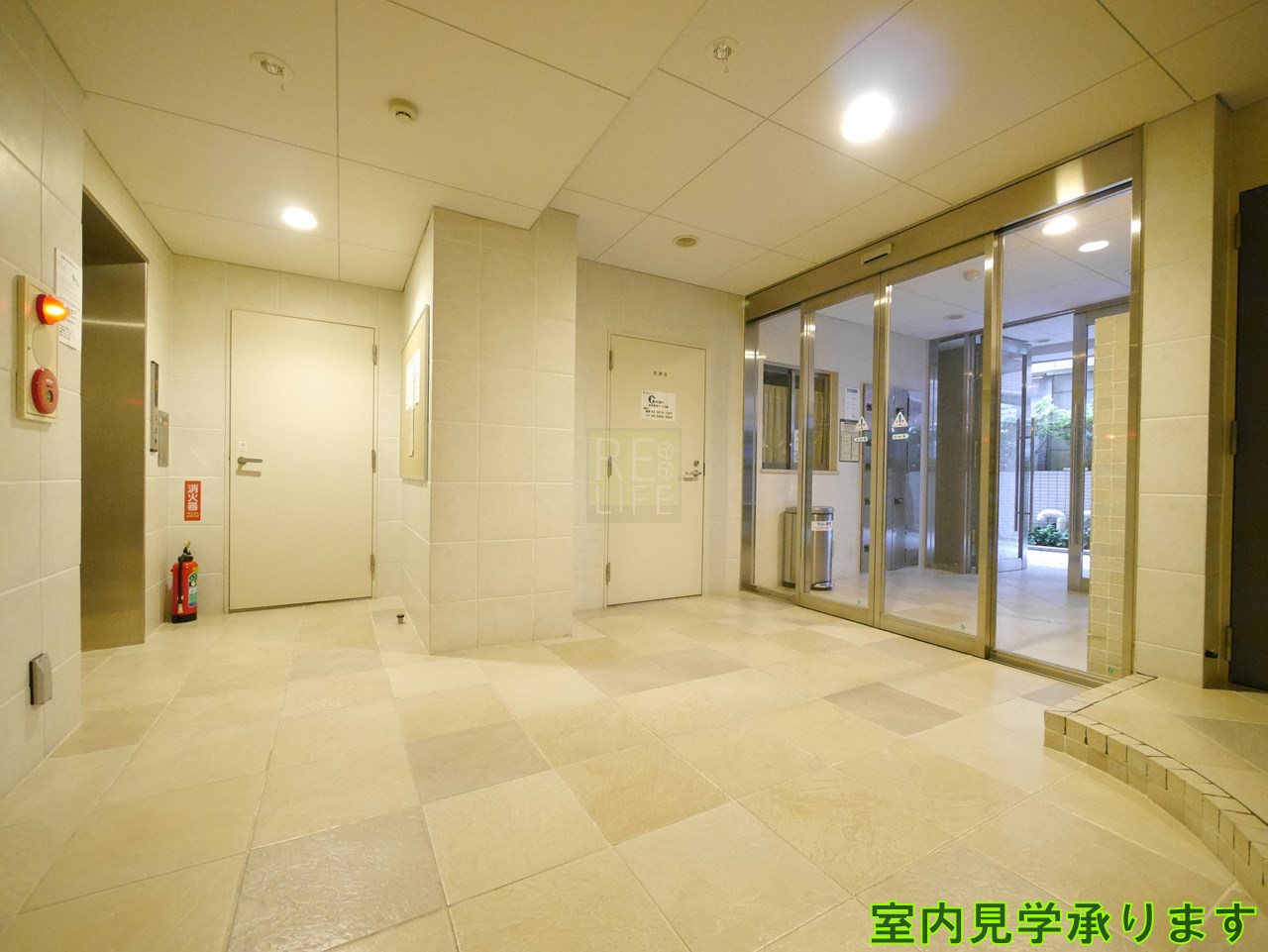 建物エントランス