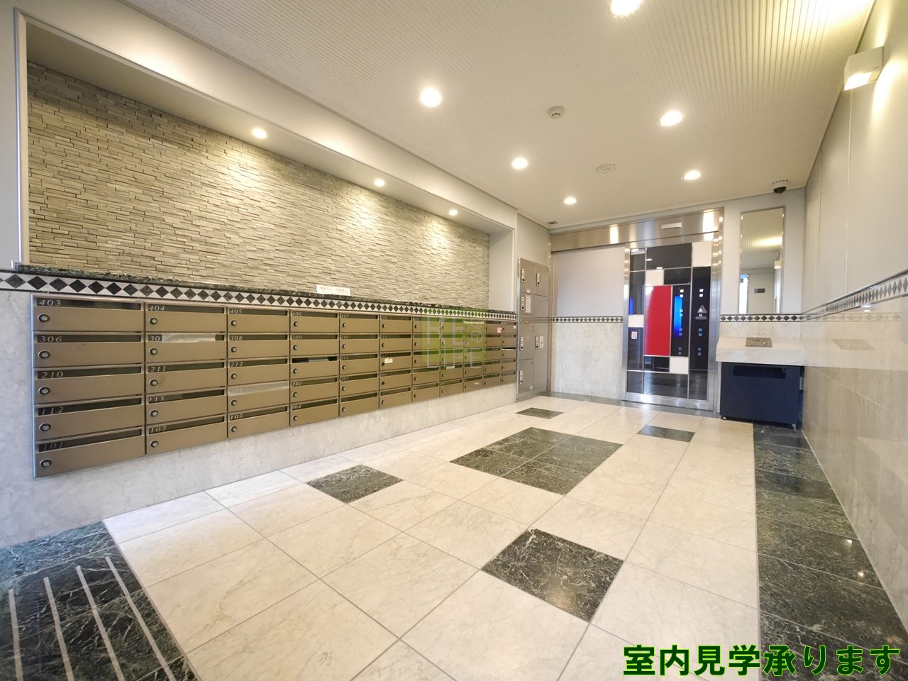 建物エントランス