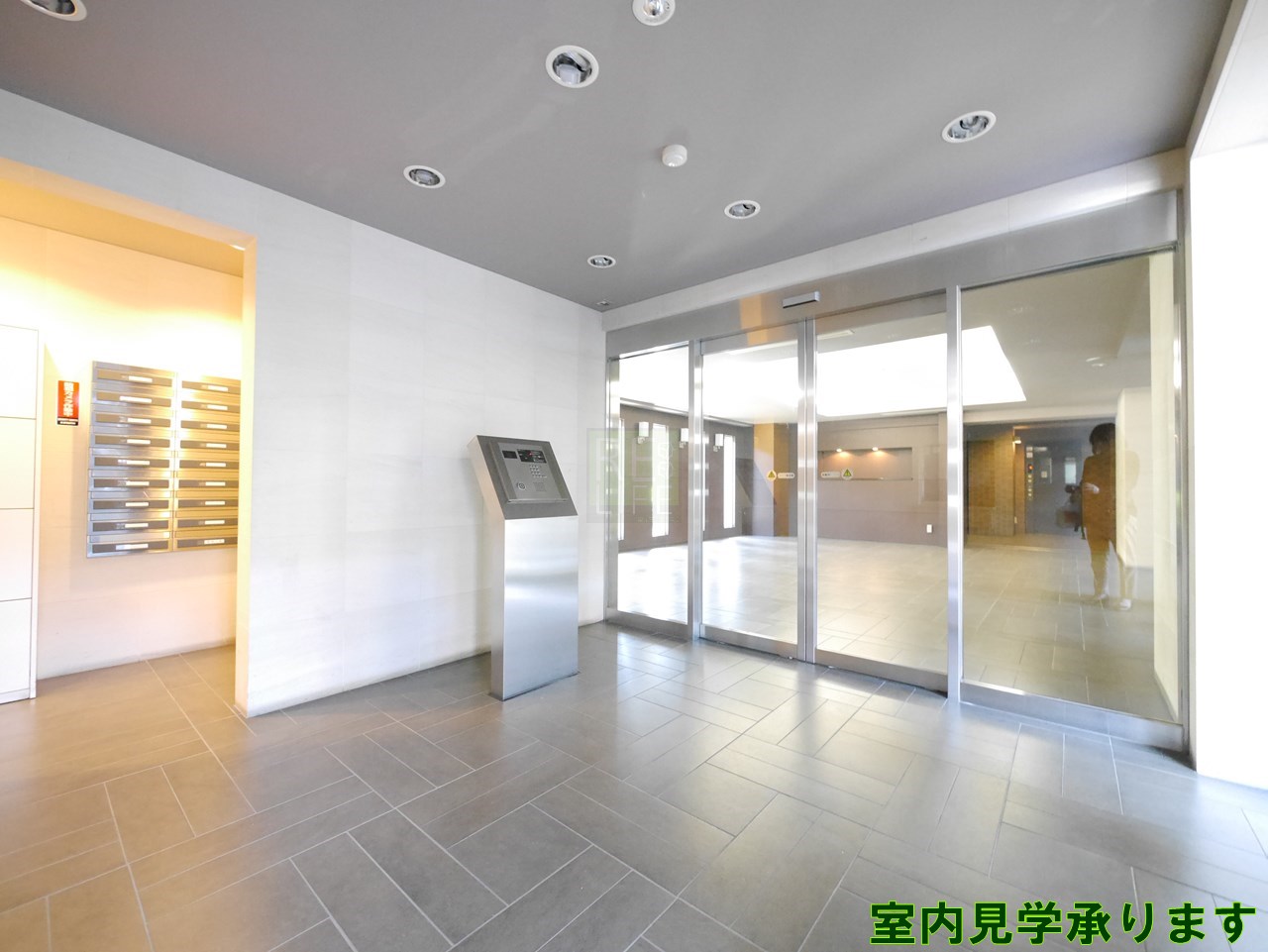 建物エントランス