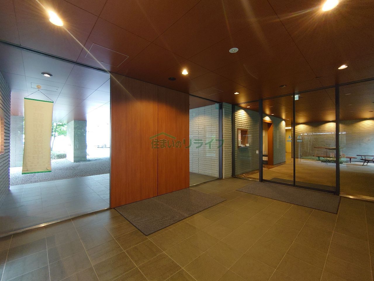 建物エントランス