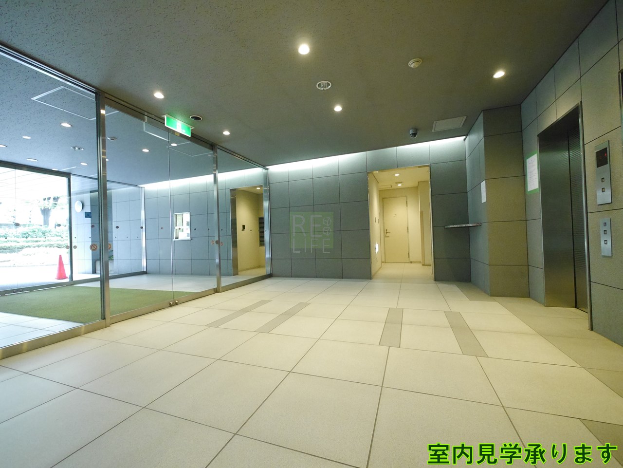 建物エントランス