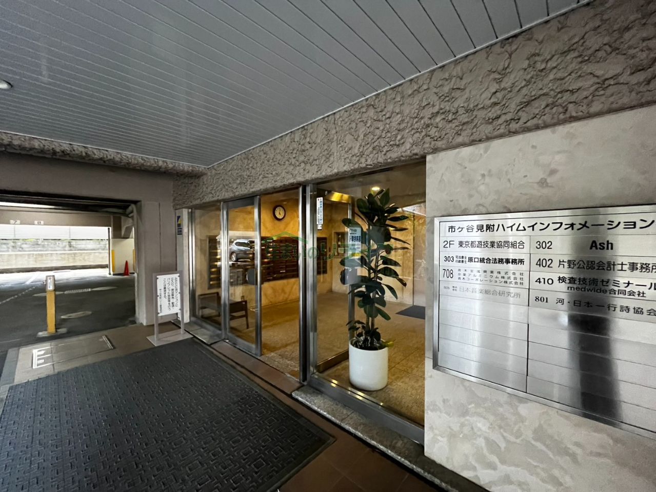 建物エントランス