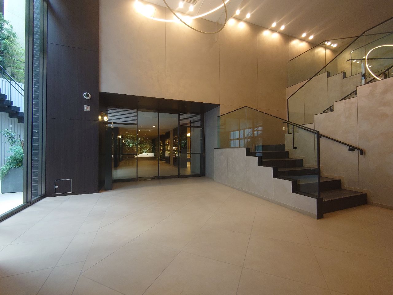 建物エントランス