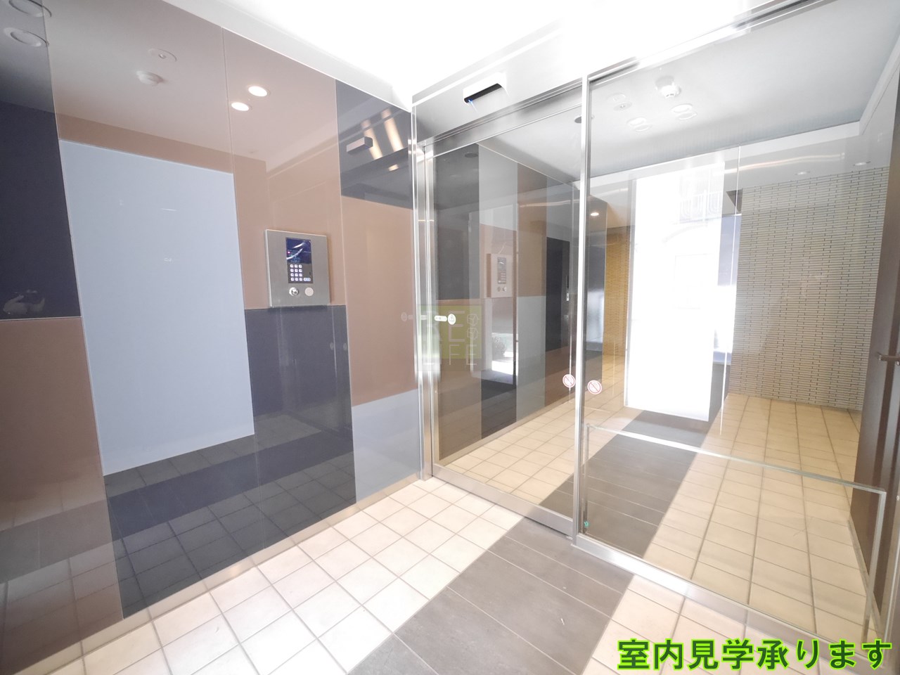 建物エントランス