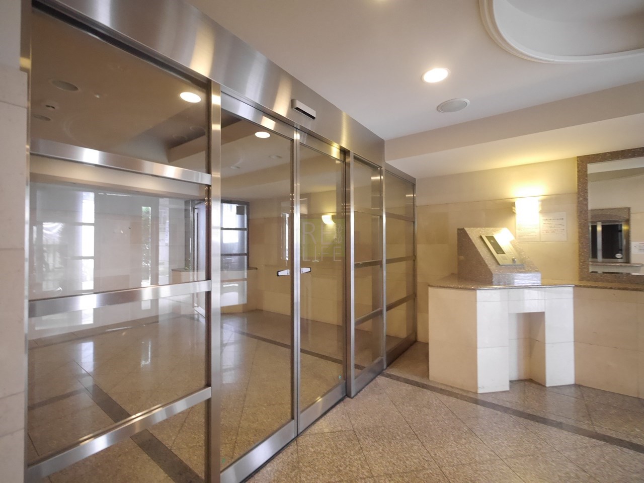 建物エントランス