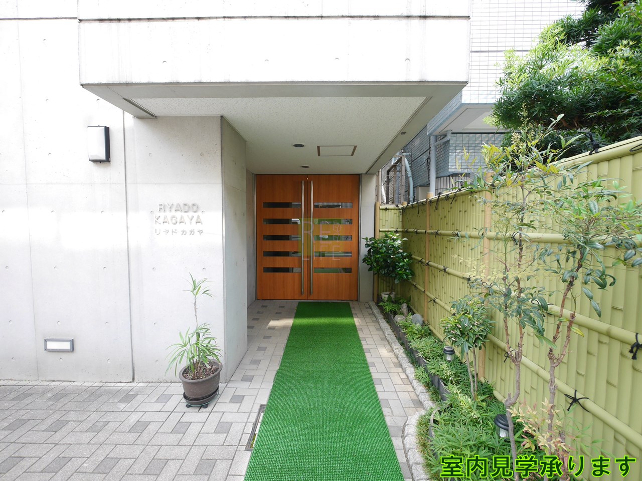 建物エントランス