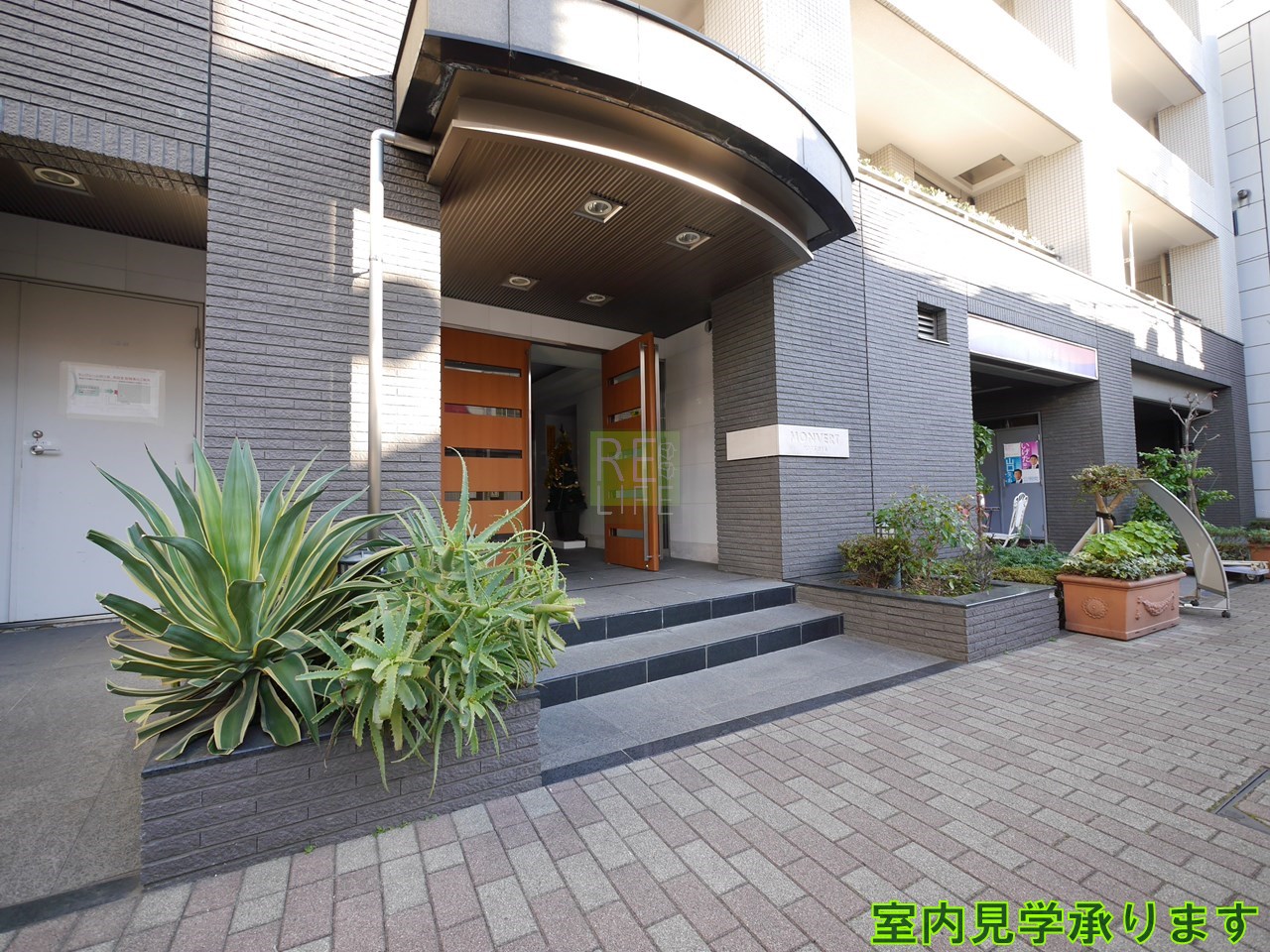 建物エントランス