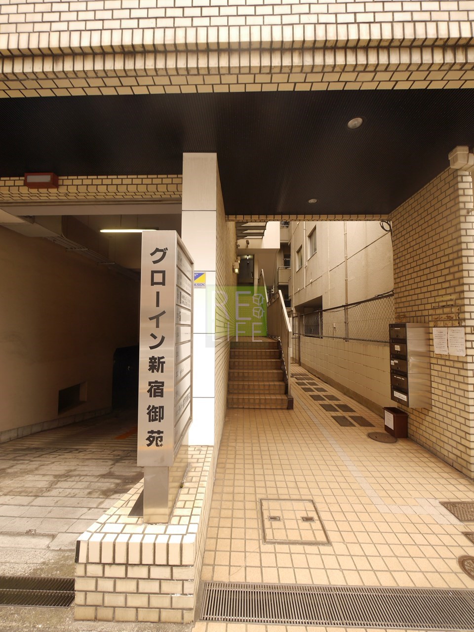 建物エントランス