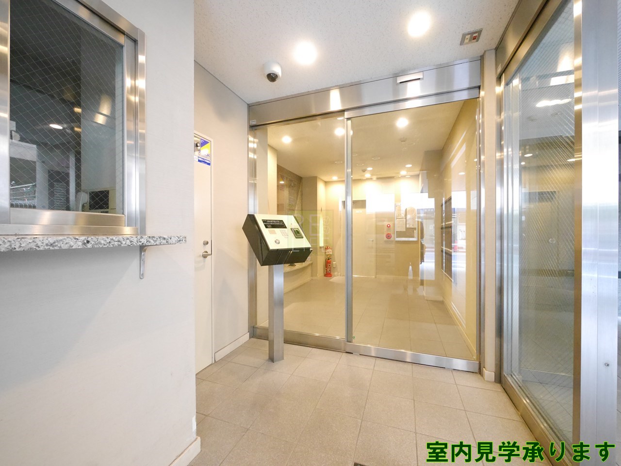 建物エントランス