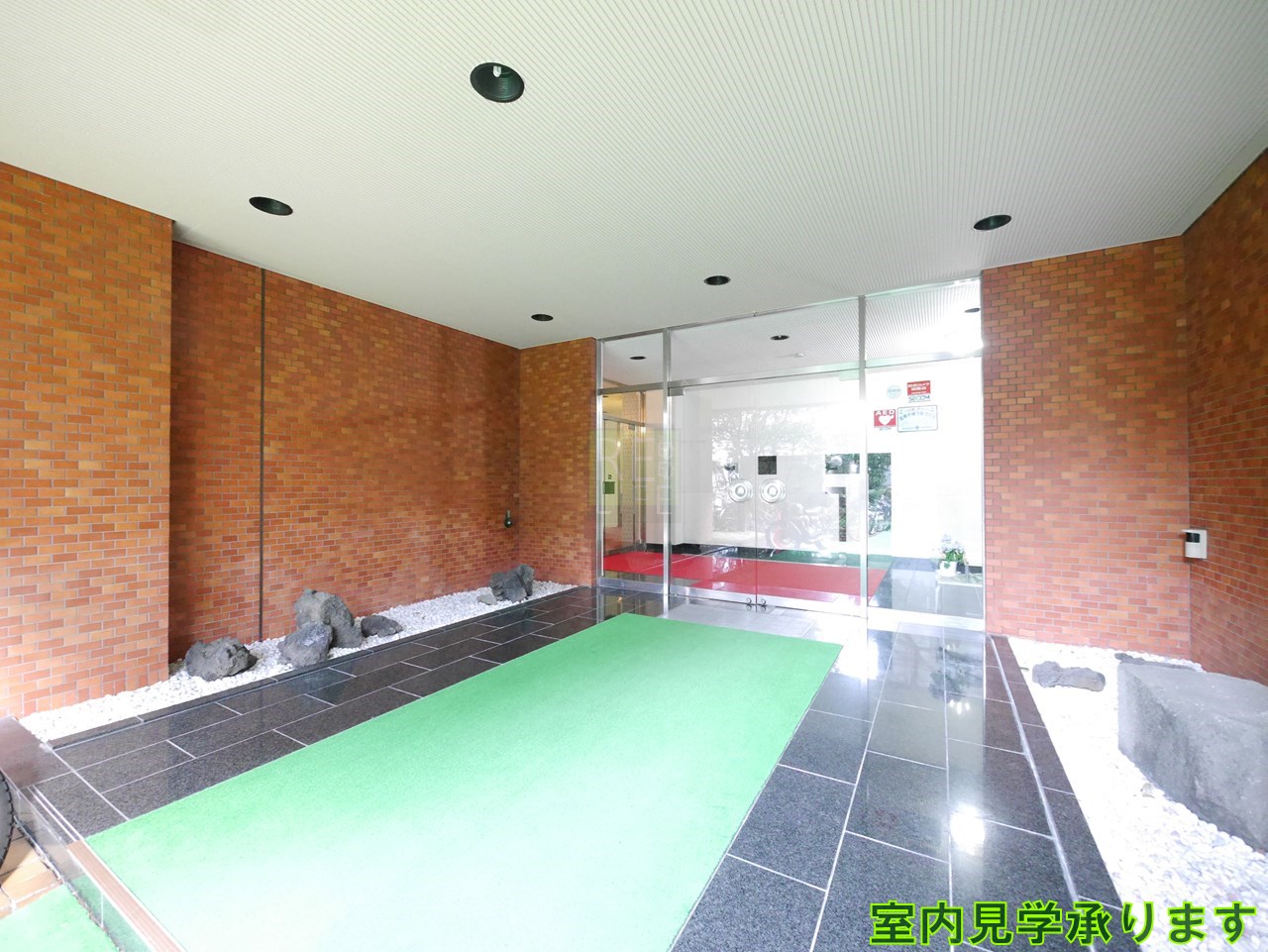 建物エントランス