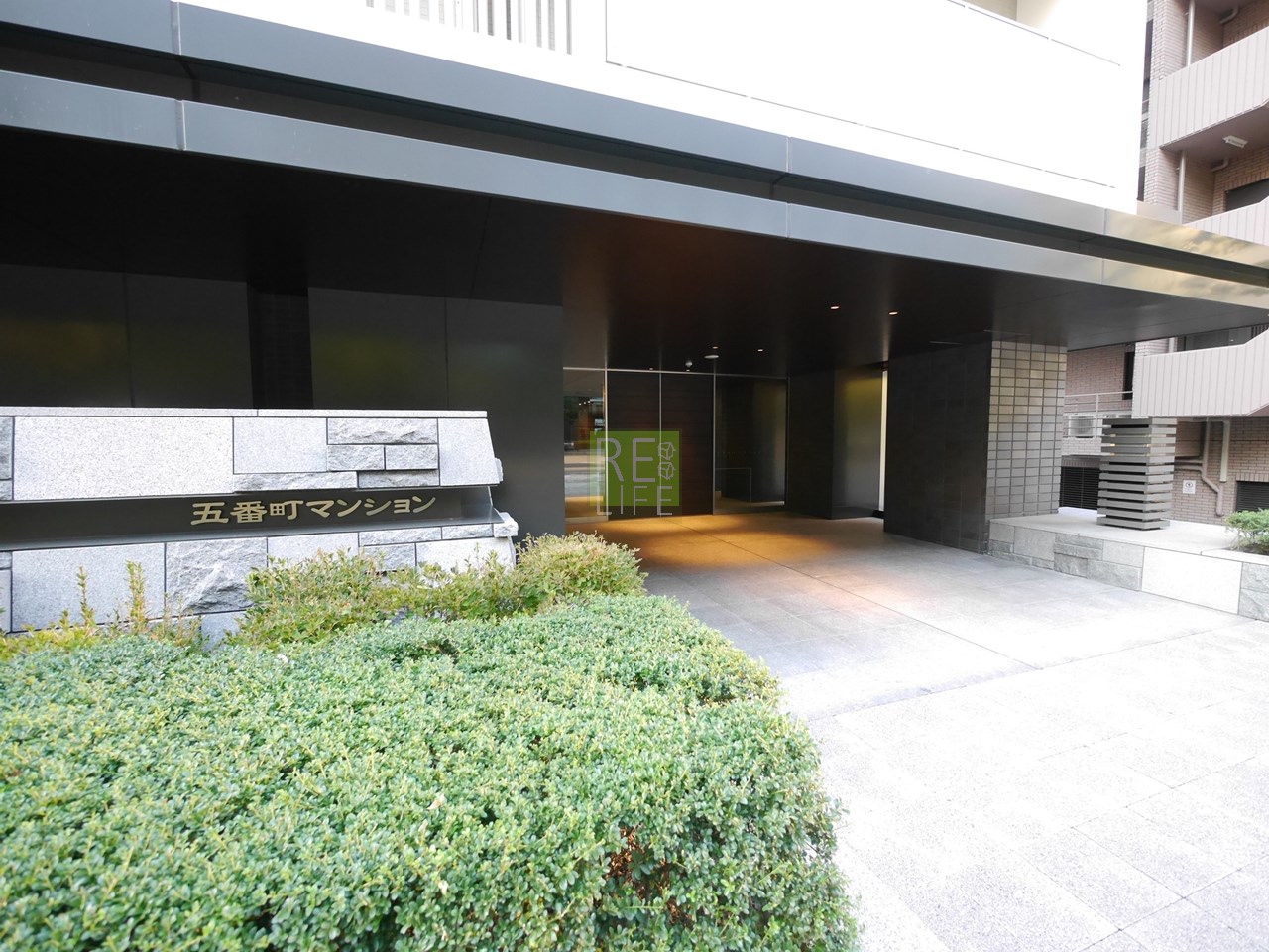 建物エントランス