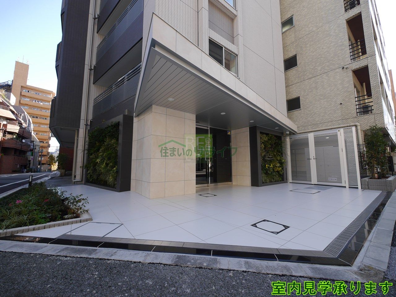 建物エントランス