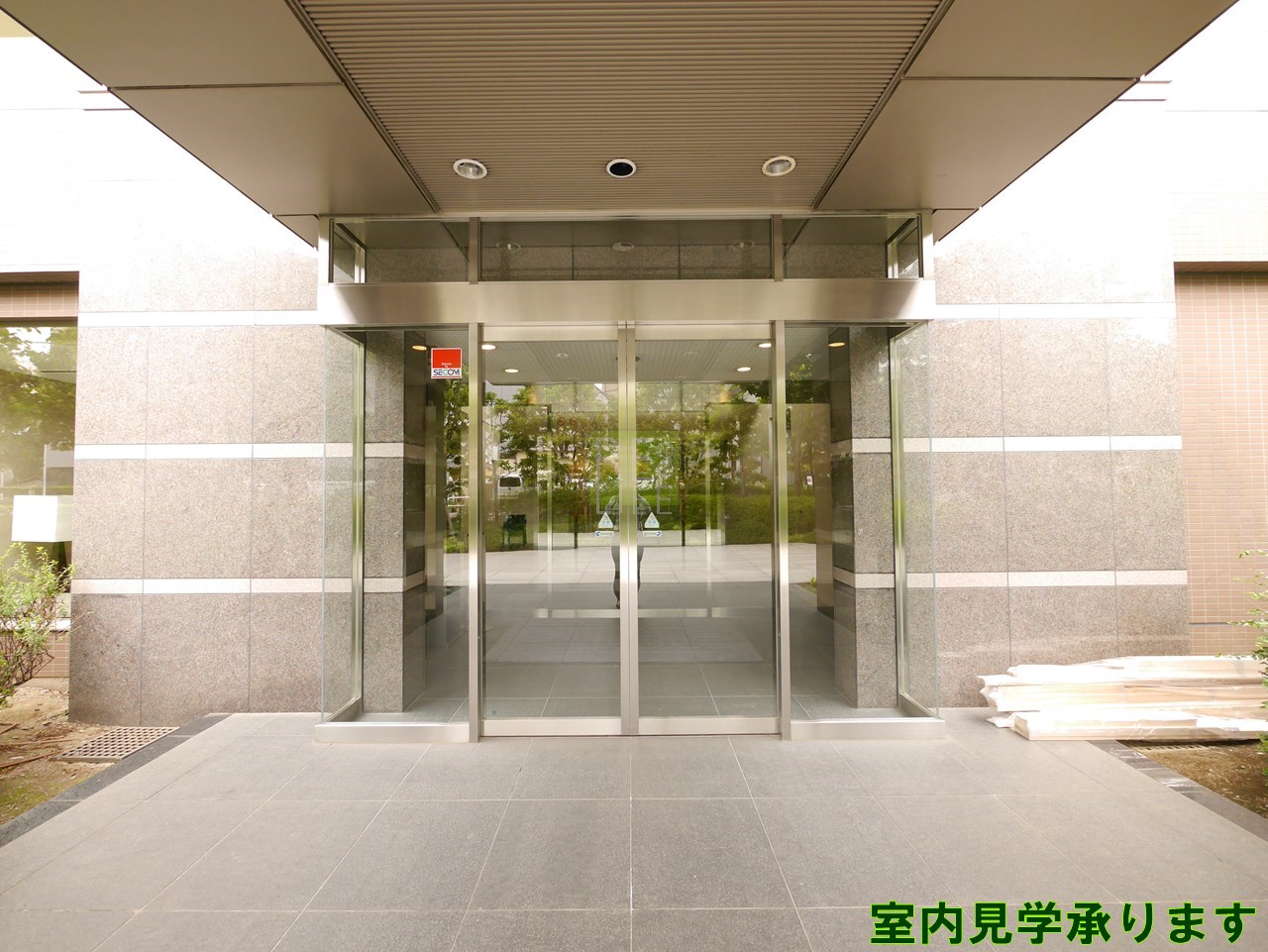 建物エントランス
