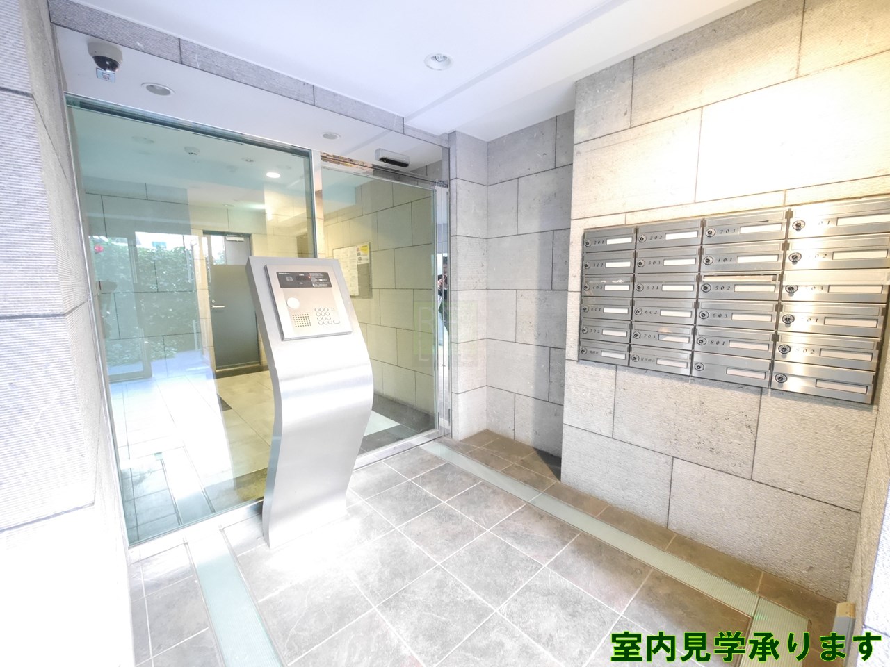 建物エントランス