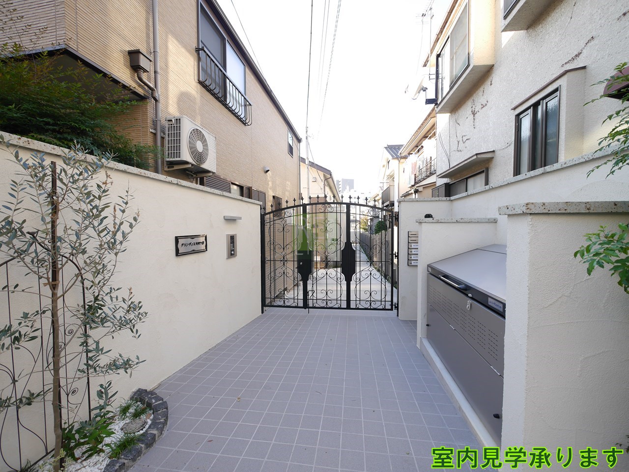建物エントランス