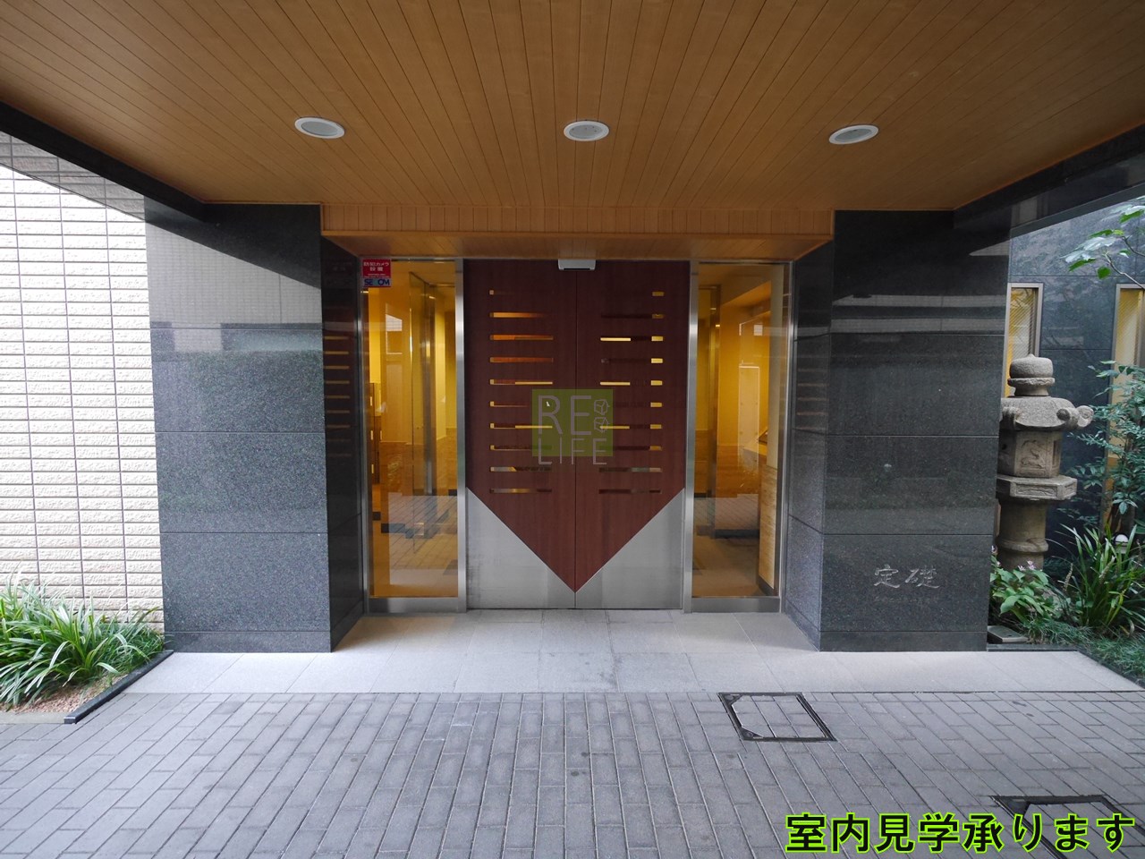建物エントランス
