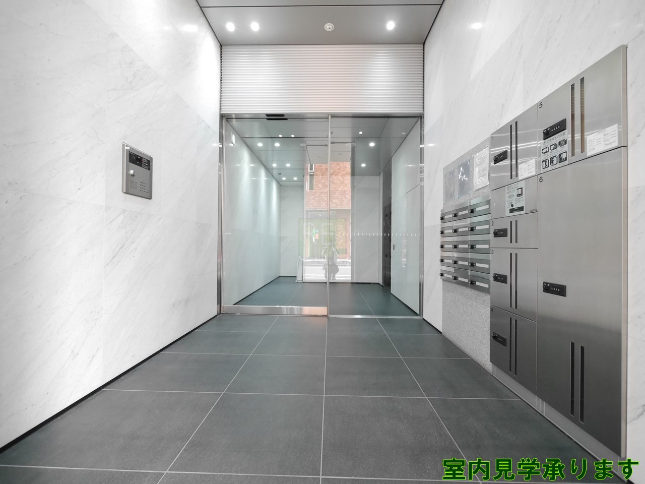 建物エントランス