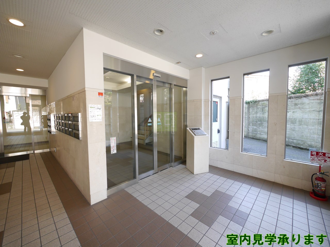 建物エントランス