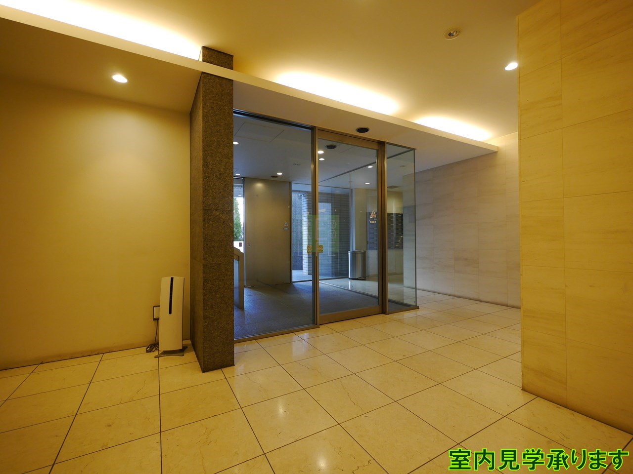 建物エントランス