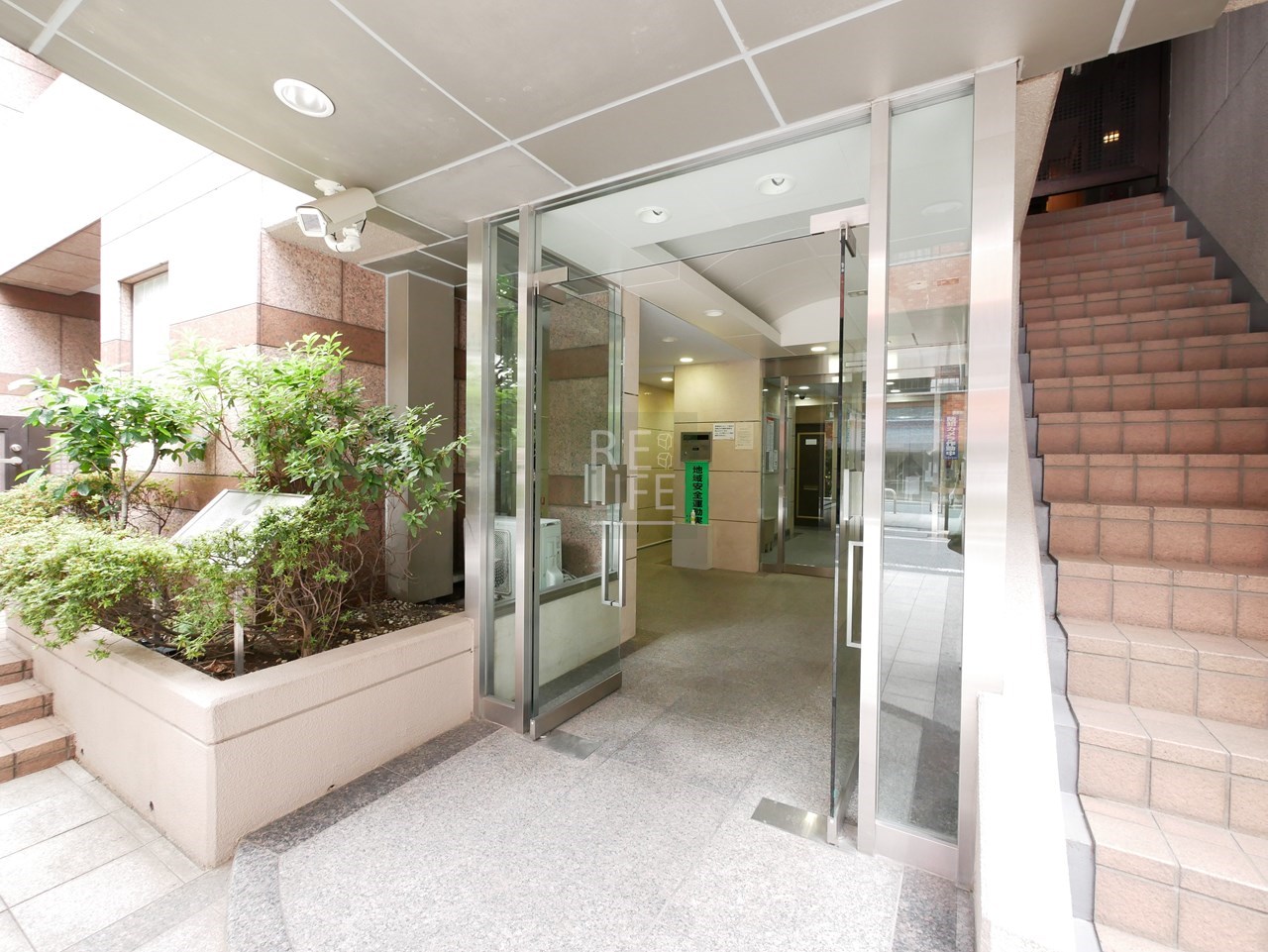 建物エントランス